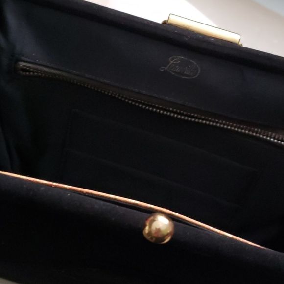 vintage velvet finish chain handbag - Picture 9 of 12